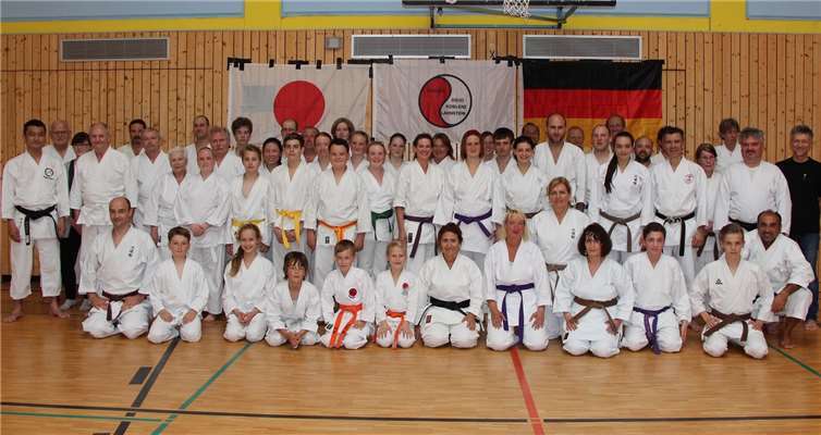 Beeindruckt waren die Koblenzer Karatekas von den Trainingseinheiten mit Sensei Akita, bei denen nicht nur an der Technik gearbeitet wurde. privat