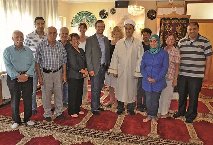 Beeindruckt zeigten sich die Sozialdemokraten um Marcel Hürter nicht nur von den Moscheeräumen, sondern auch von der Gastfreundschaft der türkischen Mitbürger. AB