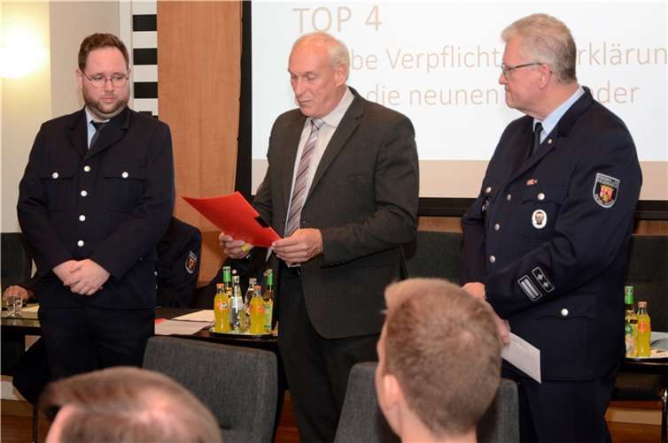 Ehrenabzeichen und Beförderungen Beförderung: LZ Niederwerth: Zum Brandmeister sowie Bestellung zum Gruppenführer: Jonas Willmes.