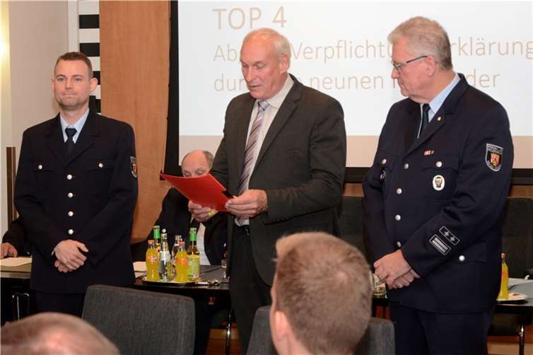 Ehrenabzeichen und Beförderungen Beförderung: LZ Niederwerth: Zum Hauptfeuerwehrmann: Christian Klöckner.