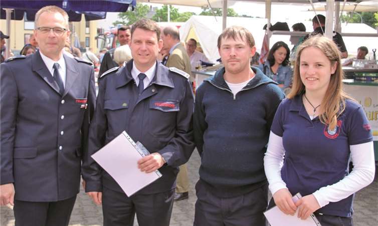 Beförderungen: (v.l.n.r.) GemBI Markus Zettelmeyer, Michael von Wirtz, Stefan Esser, Anja Seidel.