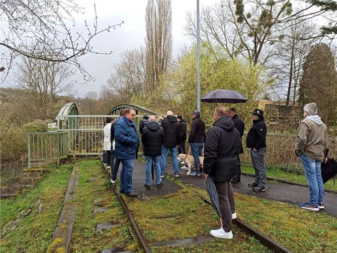 Begehung der Brücke in Segendorf im Zuge der Kommunalwahl 2024.  Foto: Tobias Querbach