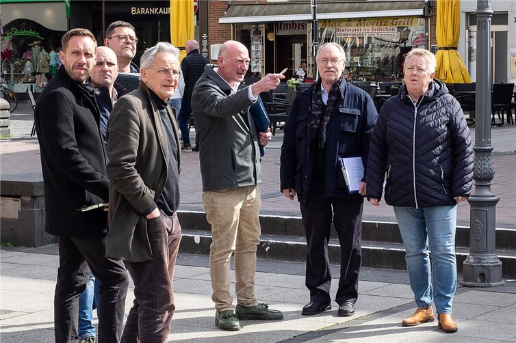 Begehung mit Bürgermeisterin Mohrs am 22.04.2024.
