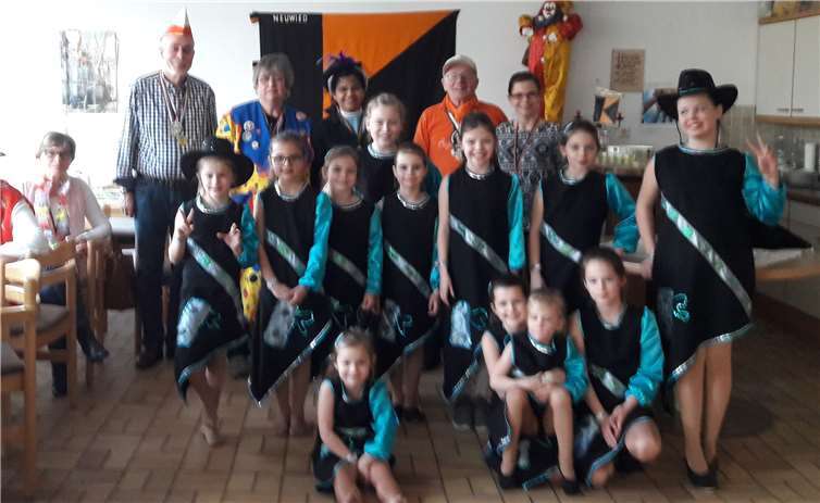 Begeistert aufgenommen wurde der Auftritt der „Skippos“, die nicht nur einen tollen Tanz boten, sondern mit ihren bunten Kostümen auch eine wahre Augenweide waren. Foto: privat