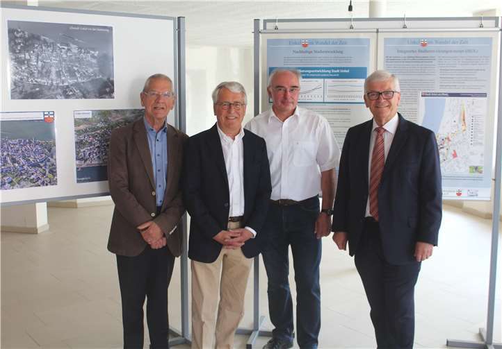 Begeistert dankte der Stadtbürgermeister Clemens Freiherr von Weich, Piet Bovy und Hermann Justen. DL