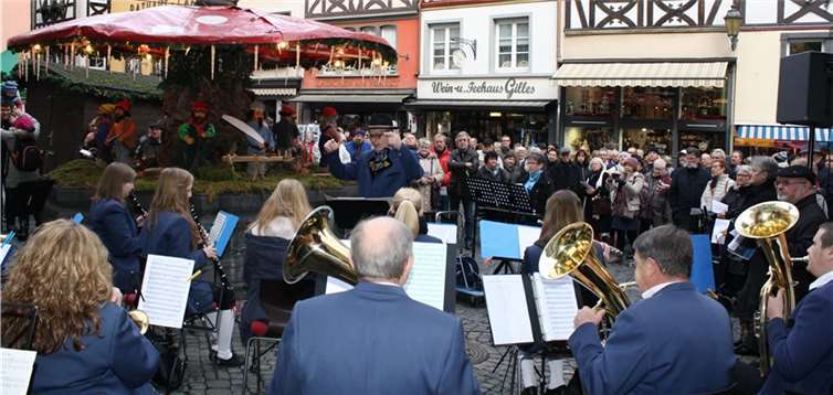 Begeistert lauschte das zahlreiche Publikum diesem Hörgenuss. TE