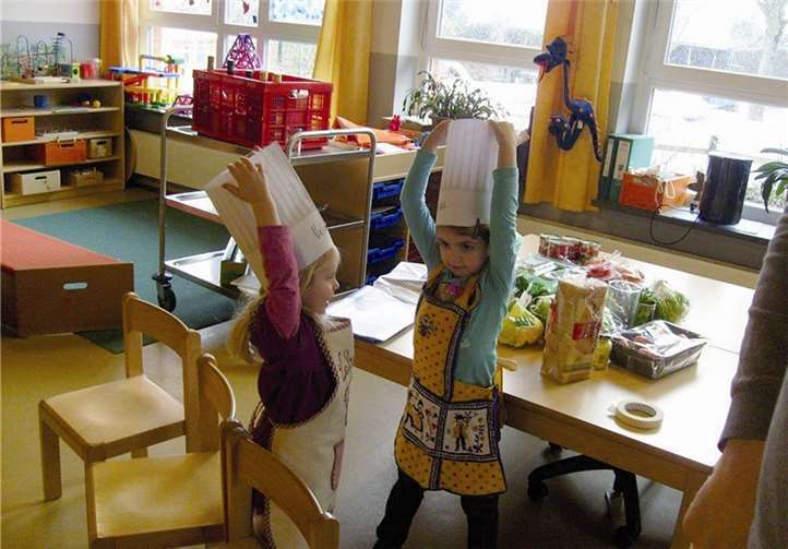 Begeisterte Mini-Köche beim Kochevent in der Kindertagesstätte St. Josef in Wormersdorf. privat