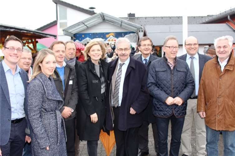Begleitet von christdemokratischen Politikern aus der Region besuchte CDU-Landesvorsitzende Julia Klöckner die Einrichtung des Heinrich-Hauses. privat
