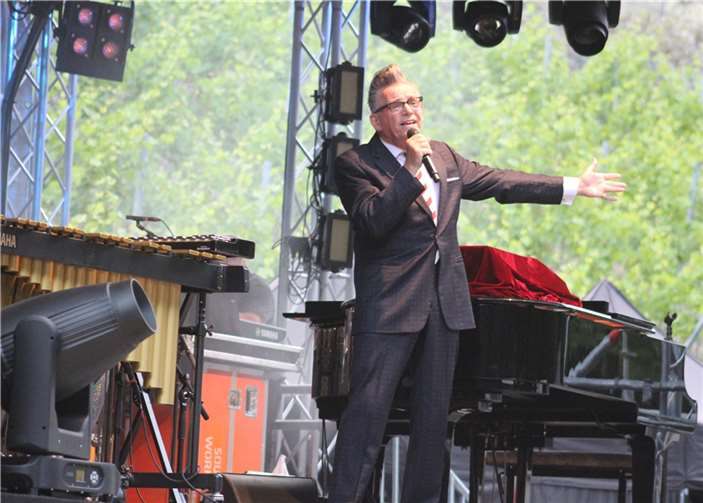 Musik und Unterhaltung im Einklang Begnadeter Musiker und Entertainer – Götz Alsmann.