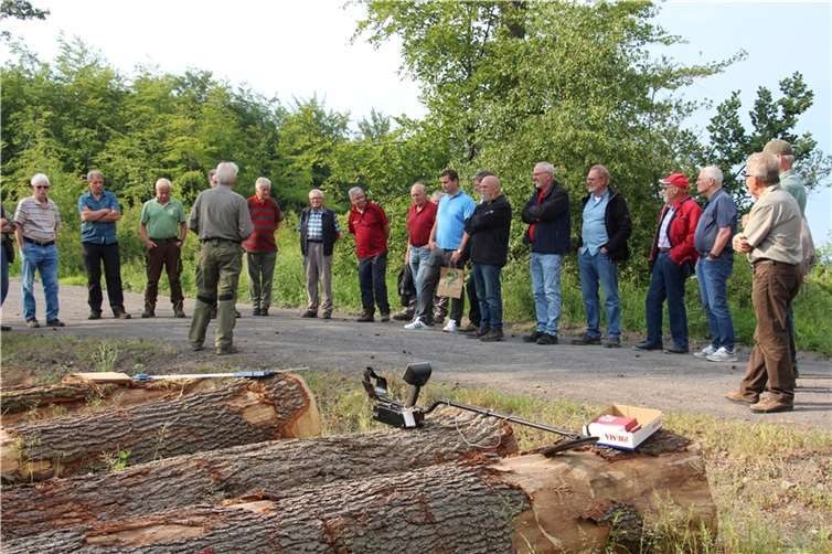 Begrüßung der Teilnehmer durch den 1. Vorsitzenden. Quelle: Kreiswaldbauverein-Neuwied-