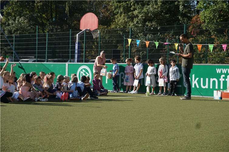 Begrüßung der i-Dötzchen.