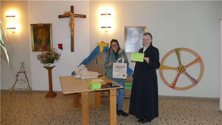 Begrüßung durch die Schulleiterin und die Orientierungsstufenleiterin. Foto: SMS