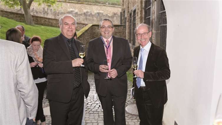 Begrüßung von Verbandsbürgermeister Hollmann und Stadtbürgermeister Klöckner durch den Ersten Vorsitzenden Jürgen Maurer. privat