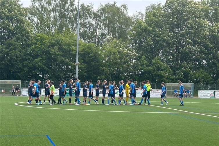 Begrüßung vor dem Spiel