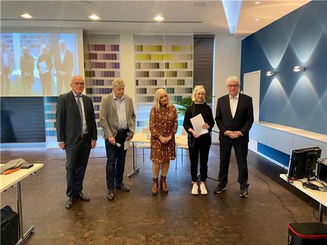 Begrüßung zum 5. Kultur Symposium: v.li. Prof. Dr. Theodor Enders, Lars Hennemann, PD Dr. Margit Theis-Scholz, Katrin Wolf und Prof. Dr. Oliver Scheytt. Foto: Stadtverwaltung Koblenz
