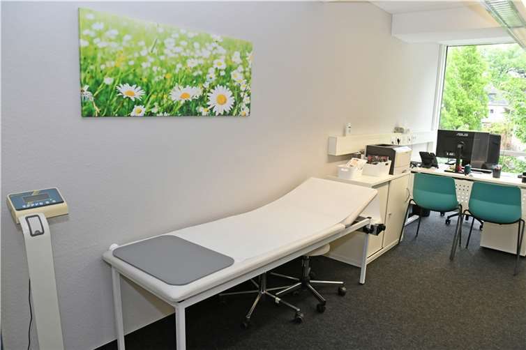 Behandlungsraum im neuen Gebäude des Gesundheitsamtes Mayen-Koblenz.