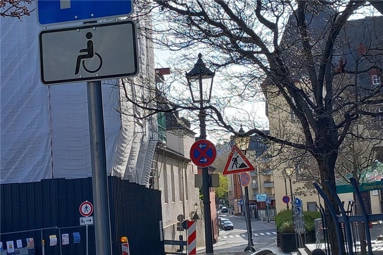 Behindertenparkplätze am Florinsmarkt
