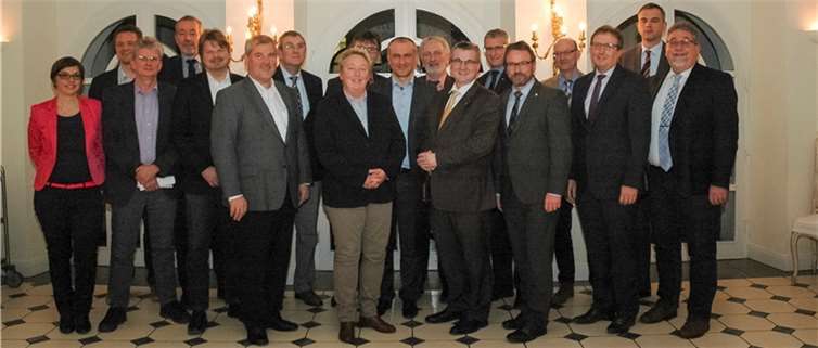 Behördenleiter aus dem Landkreis unterzeichneten eine Kooperationsvereinbarung zur Interkulturellen Öffnung ihrer Verwaltungen. privat