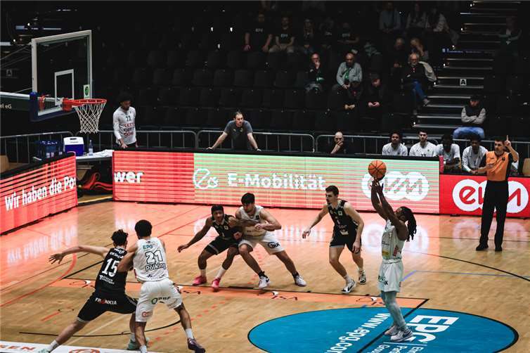 Bei 14 verbleibenden Spielen ist natürlich noch alles offen, doch benötigen die Guardians nun mehr denn je die Unterstützung der treuen Fans. Foto: TIMOS PHOTOGRAPHYS