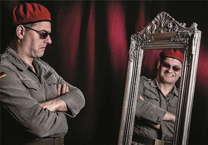 Bei „Ausbilder Schmidt“ bekommt jede Lusche ihr Fett weg.privat