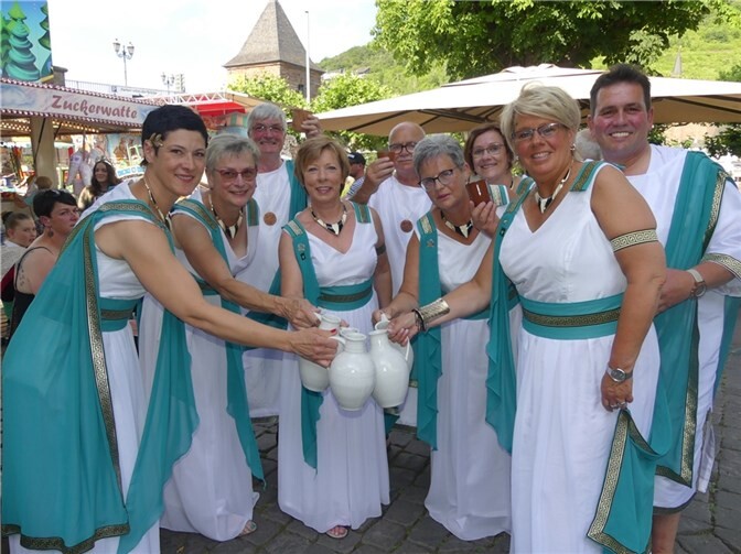 Bei Festen stets mit von der Partie auch die gut aufgelegte Truppe der Cochemer Weinrömer.