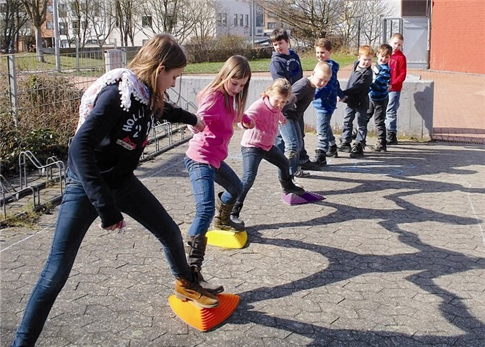 Bei Gemeinschaftsspielen hatten die Kinder der städtischen Osterferienbetreuung viel Freude. Stadt Meckenheim