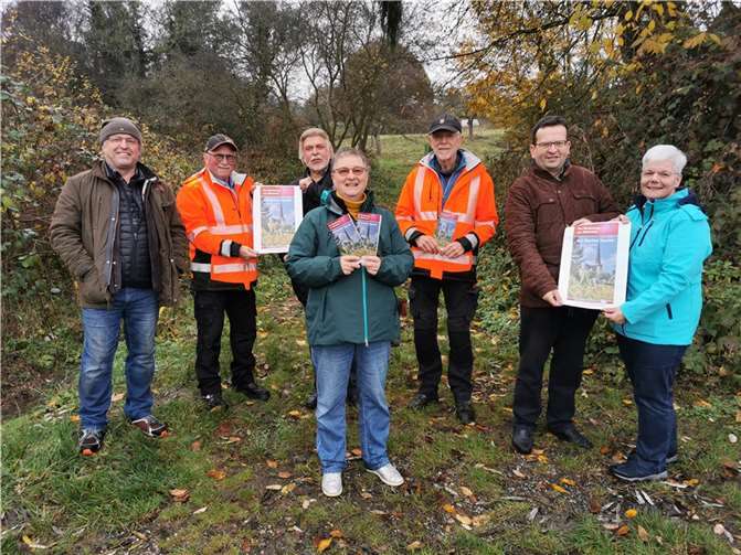 Bei Informa in Oberbieber wurde die neue Martinspilger-Broschüre vorgestellt.Foto: Julia Fröder