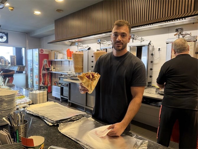 Bei Junior-Chef Cihan Deniz und seinem Team steht die Qualität im Vordergrund.  Foto: ROB