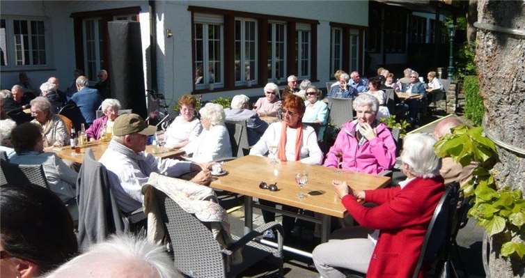 Bei Kaffee, Kuchen und Schnittchen blieb viel Zeit für nette Gespräche. Fotos: privat