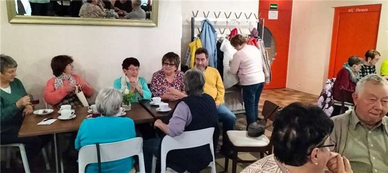 Bei Kaffee und Kuchen kamen die Mitglieder zusammen.  Foto: privat
