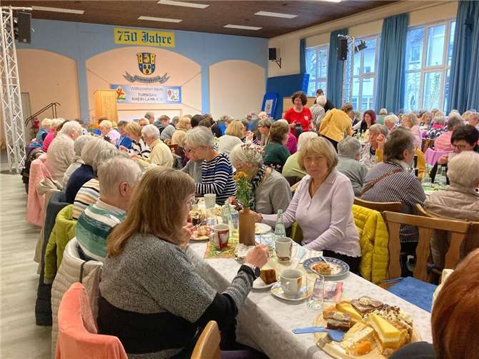 Bei Kaffee und Kuchen verbrachte man einen schönen Nachmittag.  Foto: Annerose Thörmer