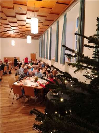 Bei Kaffee und Kuchen versammelten sich zahlreiche Nachbarn und Gäste, um gemeinsam besinnliche Stunden zu verbringen. Foto: privat