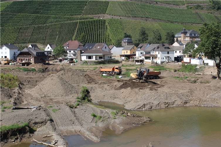 Bei Marienthal werden große Erd- und Kiesmassen abgetragen. Foto: WITE