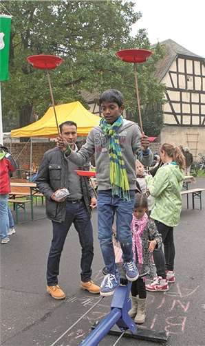 Bei Mitmachzirkus stellten die Kinder und Jugendlichen während des Erntedankfest es im Schönwaldhaus ihr Können unter Beweis.