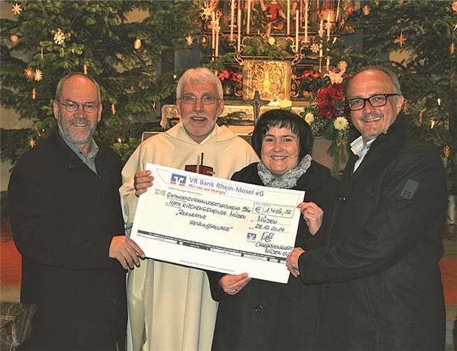 Bei Pastor Floeck ist die Spende in guten Händen. privat