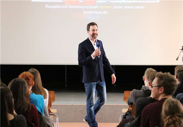 Bei René Borbonus ging es um das Thema „Respekt“. Der ehemalige Mons-Tabor-Schüler ist heute Kommunikationstrainer. Janine Kessler