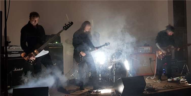 Bei SARKH wurde es mystisch-dunkel in Quirnbach.Foto: Timo Müller