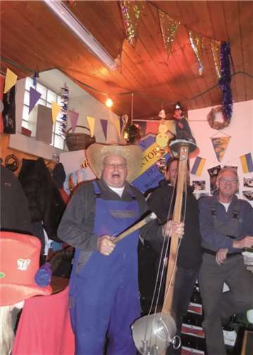 Bei Schiffers im Stüffje stieg die Stimmung bei toller Musik von DJ Gerry.