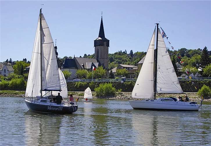 Bei Sonnenschein und leichtem Wind wird das Segeln perfekt. privat