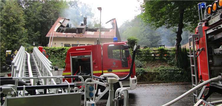 Bei Tageslicht bot sich ein Bild der Zerstörung.