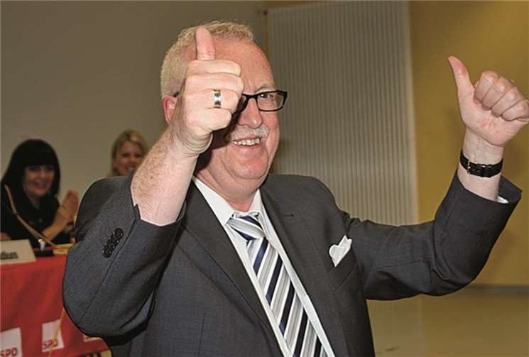 Bei Verkündung des Ergebnis war die Freude groß. 100 Prozent Zustimmung für Fredi Winter.FF