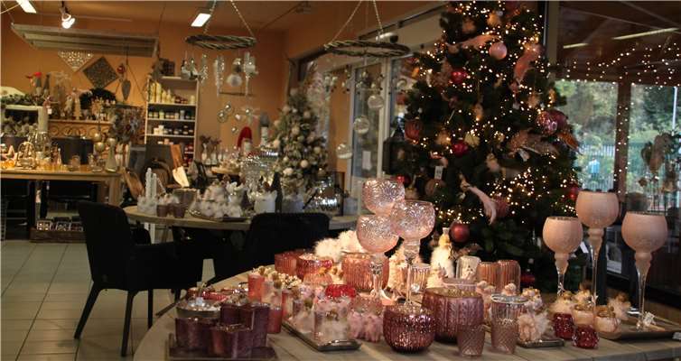 Bei WasserSteinGarten Heinemann im Grünen Weg 38 in Sinzig weihnachtet es schon sehr.Fotos: WasserSteinGarten Heinemann GmbH & Co. KG