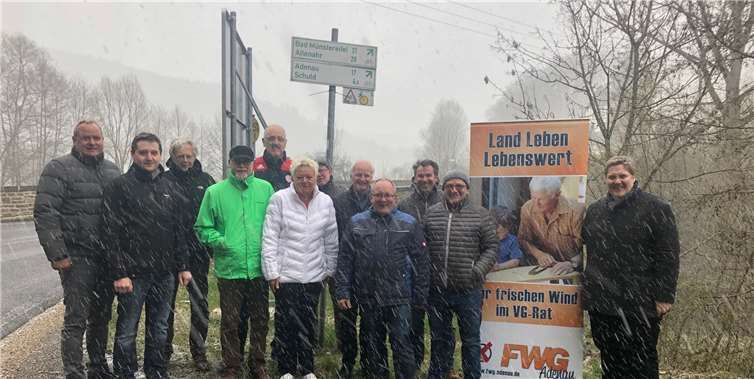 Bei Wind und Wetter begutachteten die FWGler, was sich getan hat – und sahen nicht besonders viel.Foto: privat
