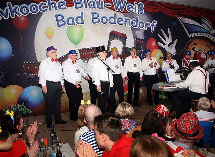 Bei allen Sitzungen der KG Rievkooche ist auch der MGV mit von der Partie.