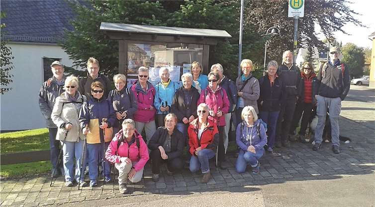 Bei bestem Herbstwetter traf sich die Nordic-Walkinggruppe zu einer Wanderung.privat