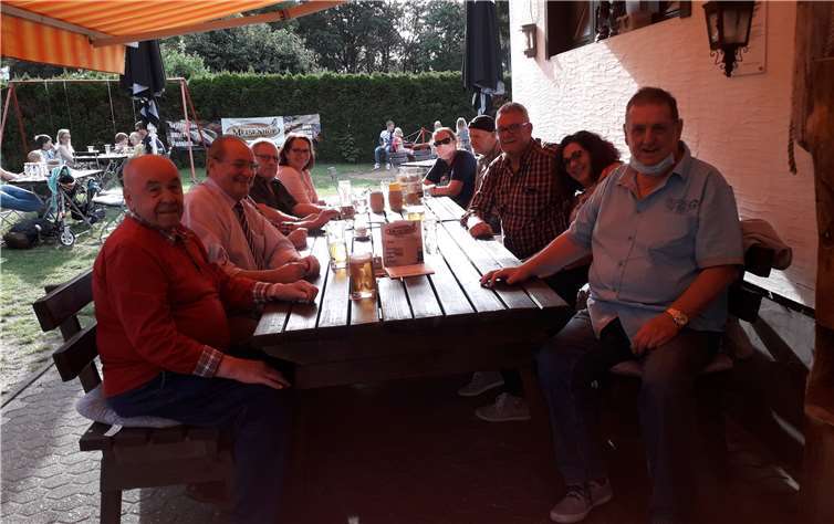 Bei bestem Sommerwetter fand das Helferfest der Angelfreunde „Forelle“ statt.Foto: privat