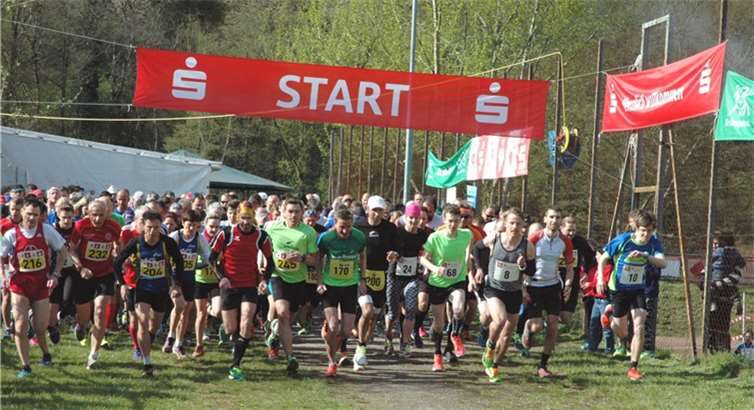 Bei bestem Sonnenschein fiel in Hönningen der Startschuss. UM