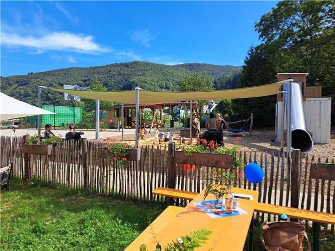 Bei bestem Wetter konnten die Besucher das Sommerfest Waldkita Wildblumenwiese in Rech genießen.  Foto: Sandra Schumacher