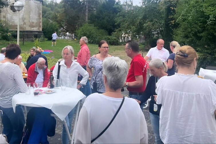 Bei bestem Wetter, konnten die Mitglieder den ganzen Tag draußen im Pfarrgarten verbringen.