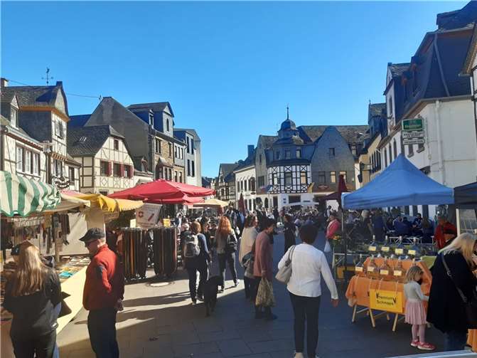 Bei bestem Wetter lockte der Ostermarkt. Foto: Jörg Johann